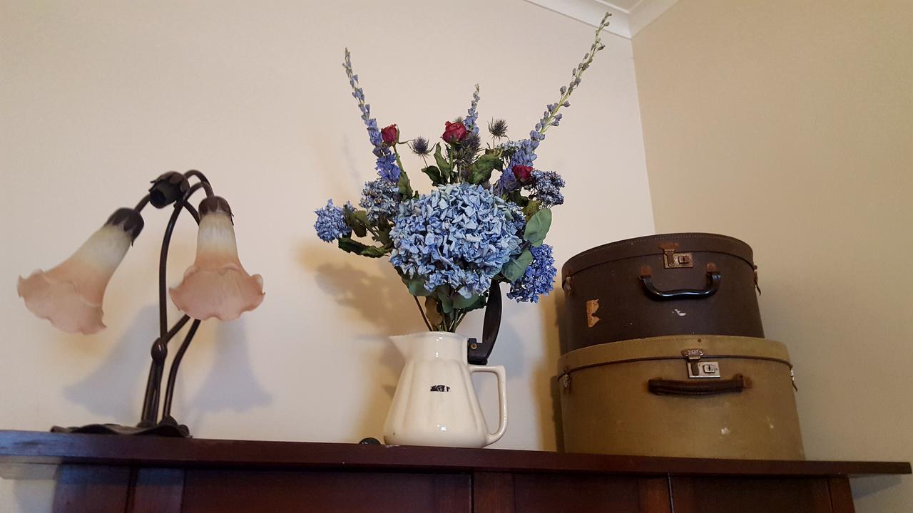 Blue Bell Inn Sorell Bagian luar foto