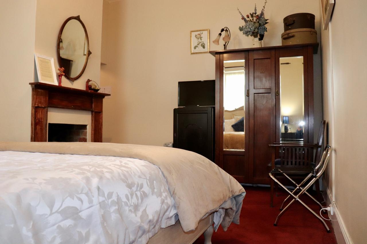 Blue Bell Inn Sorell Bagian luar foto